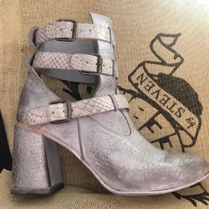 Freebird Teddy Booties